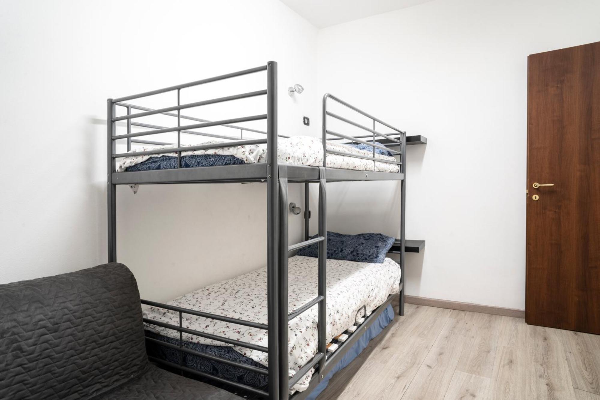 Houseingenoacenter Parking Appartement Buitenkant foto